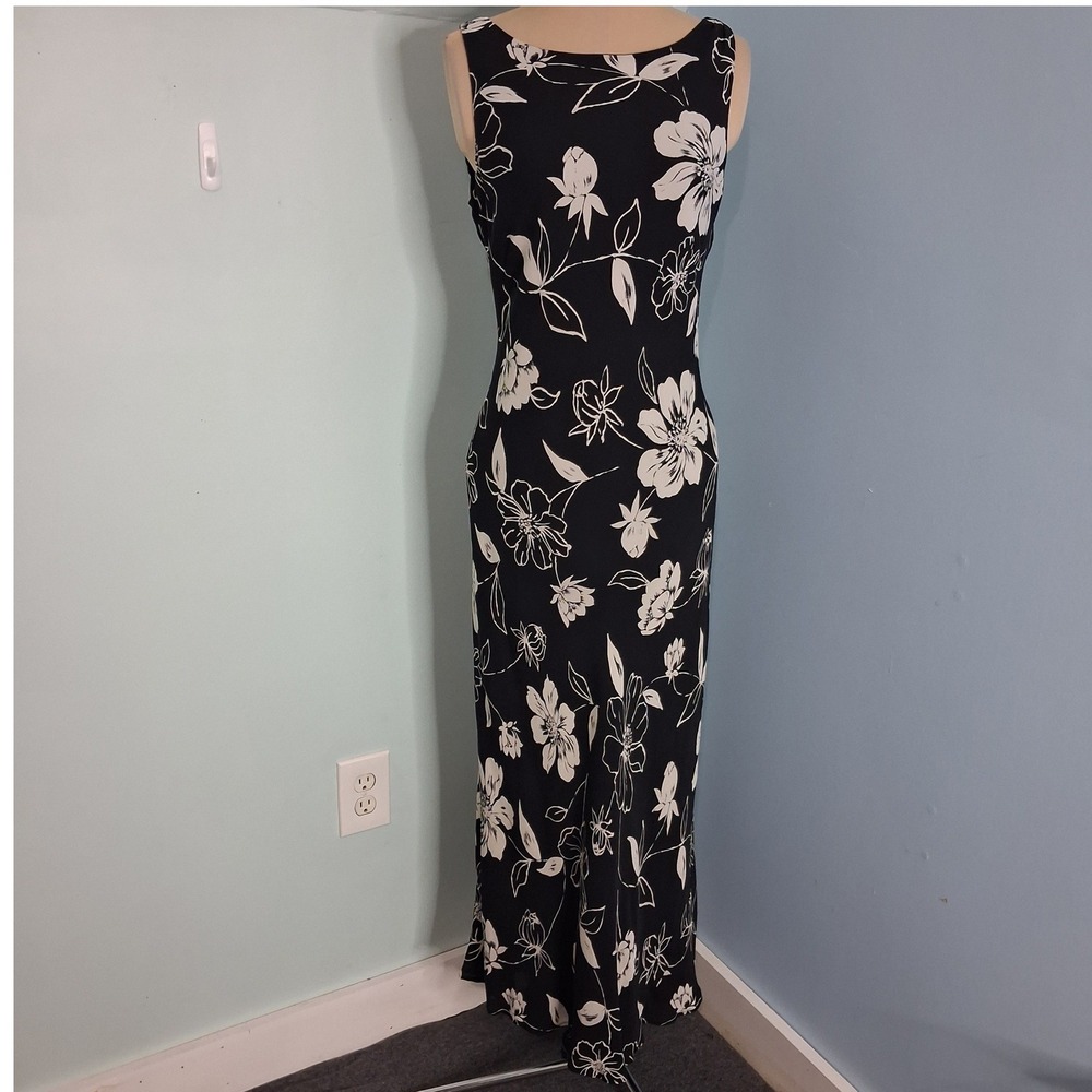 Ann Taylor Black White Floral 100% Silk Maxi Dress Sleeveless Boat Neck Size 8